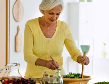 Megfelelő étkezéssel átvészelhető a menopauza
